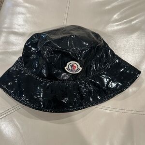 Moncler bucket hat